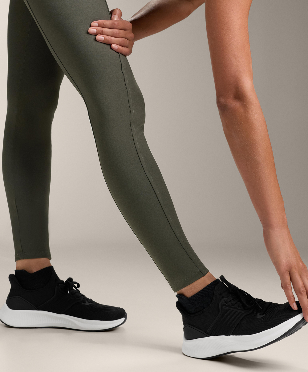 OYSHO Легинсы Evermove с высокой посадкой в ​​рубчик и длиной до щиколотки, темный хаки