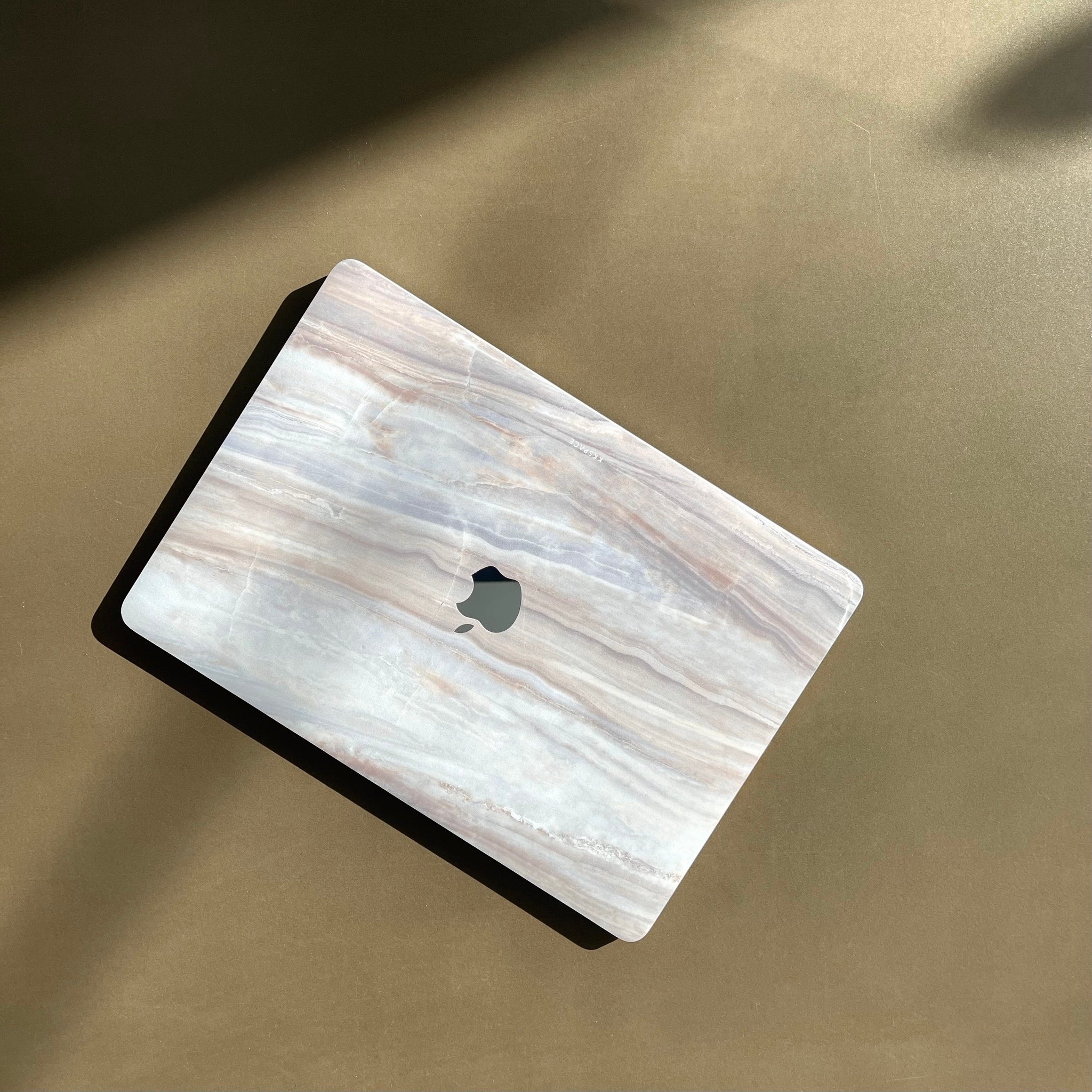 Виниловая наклейка GRAVITY для MacBook