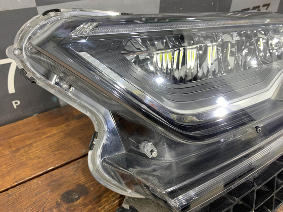 Фара левая LED Honda CR-V 5 (RW) 16-нв Б/У Оригинал 33150TLAG11
