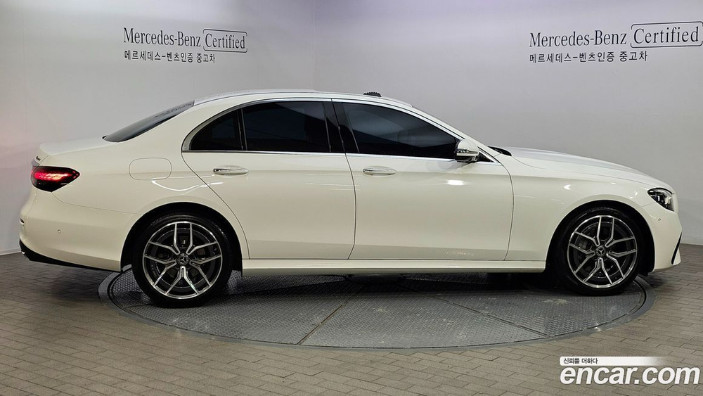 Mercedes-Benz E-Class W213 E220d 4MATIC AMG Line (10.2020)