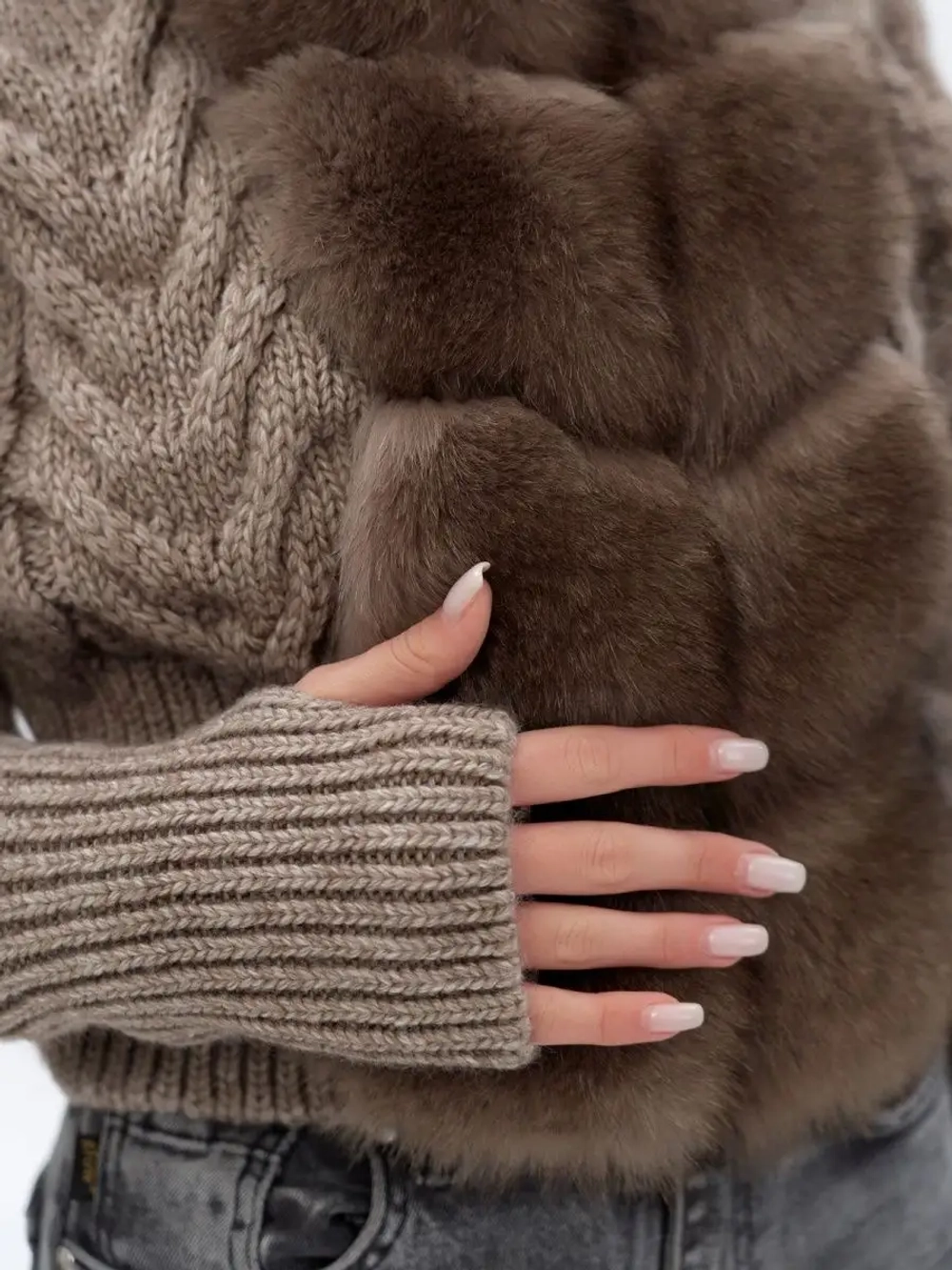 Бомбер вязаный с натуральным мехом песца