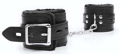 Черные оковы на металлических карабинах (Цвет: черный)