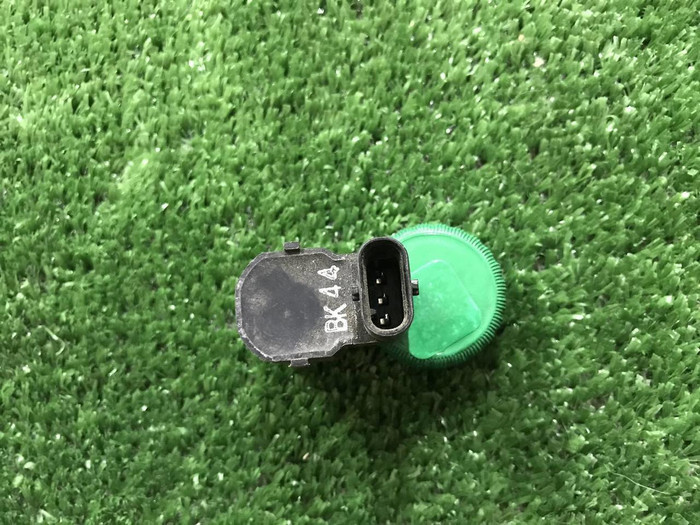 Парктроник Genesis G80 (2016-2020)