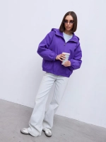 Ветровка с капюшоном