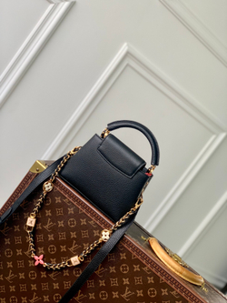 Louis Vuitton Capucines Mini