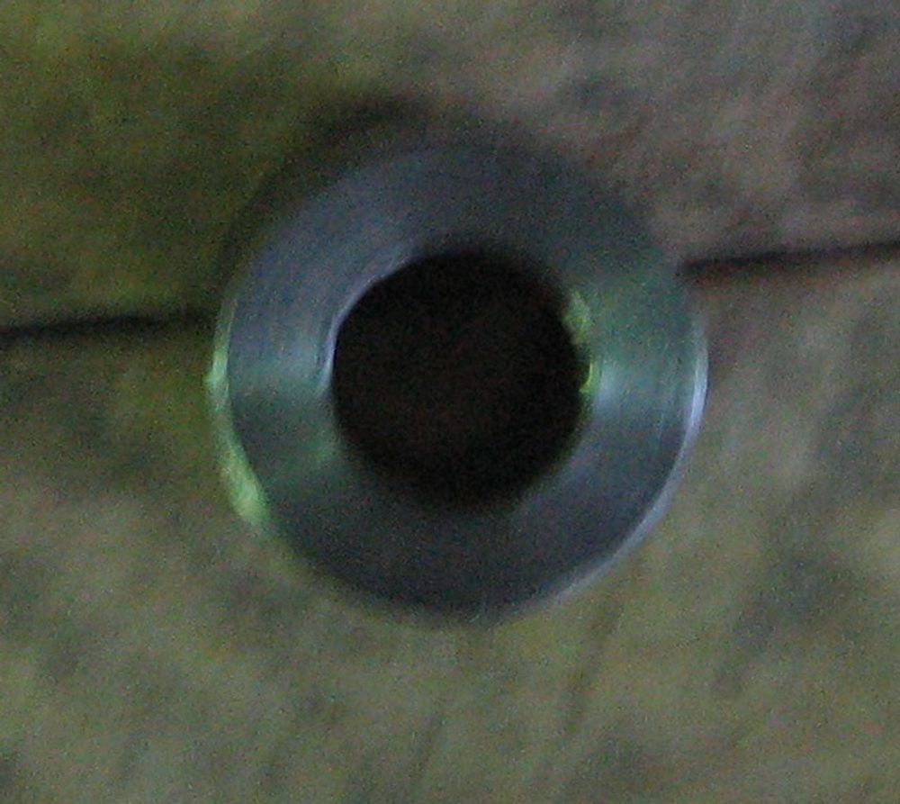 Втулка болта крепления выпускного коллектора / DISTANCE PIECE АРТ: 982-464