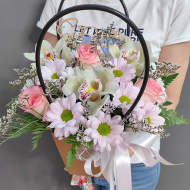 Сумочка с белыми орхидеями