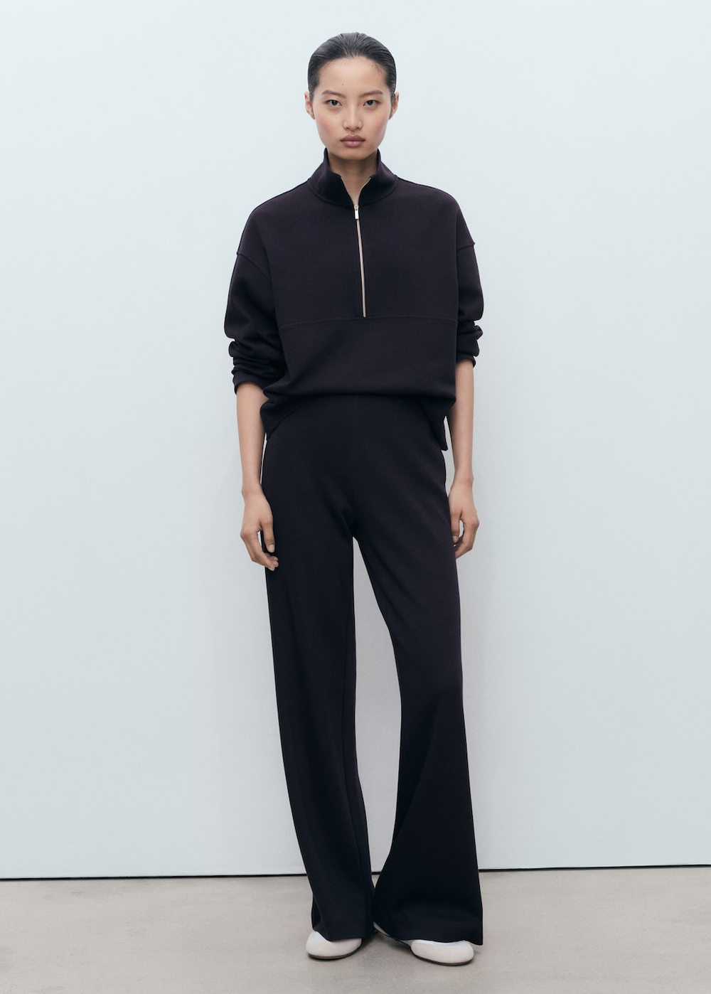 Толстовка с высоким воротником и молнией