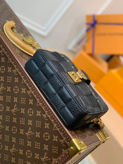 Louis Vuitton Troca PM