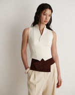 топ с V-образным вырезом