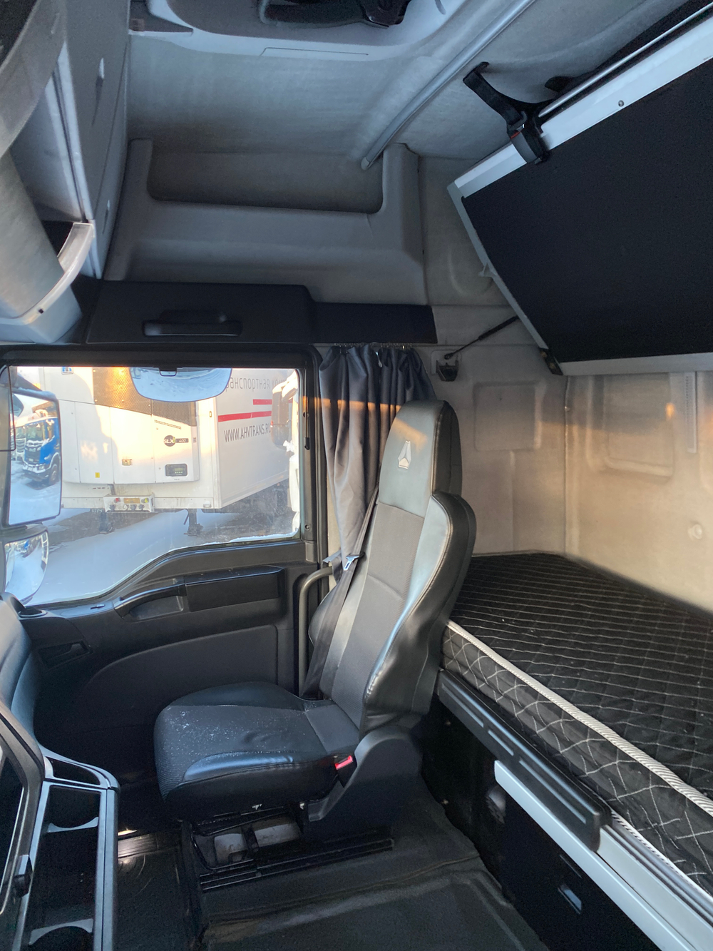 SITRAK C7H 4x2 Седельный тягач ZZ4186V361HE (Дизельный, 12,4 л, 480 л.с., АТ)