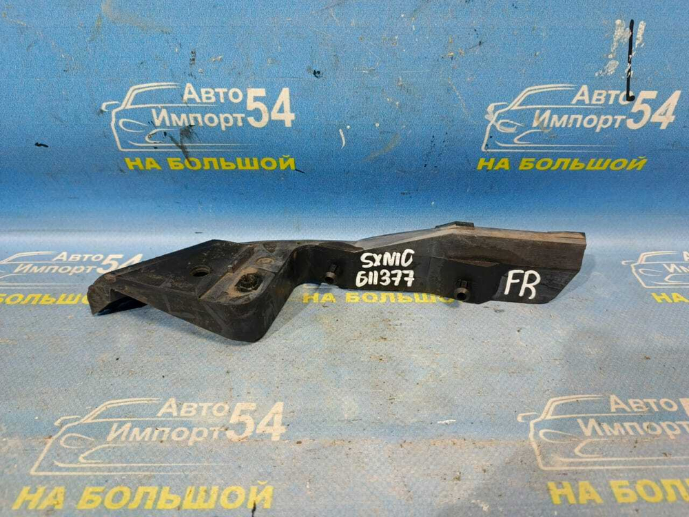 Крепление бампера переднее правое TOYOTA NADIA 1998-2003