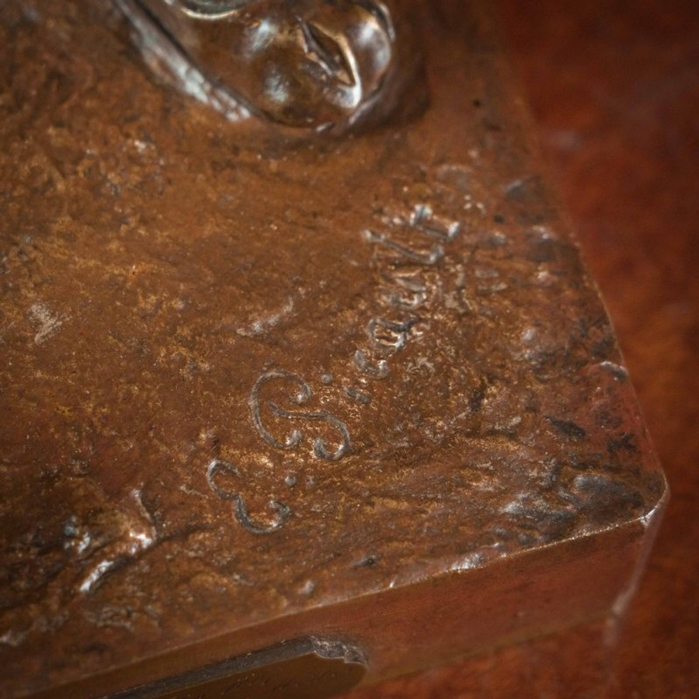 Бронзовая скульптура «LE PORTE-ÉTENDARD» («Знаменосец»)