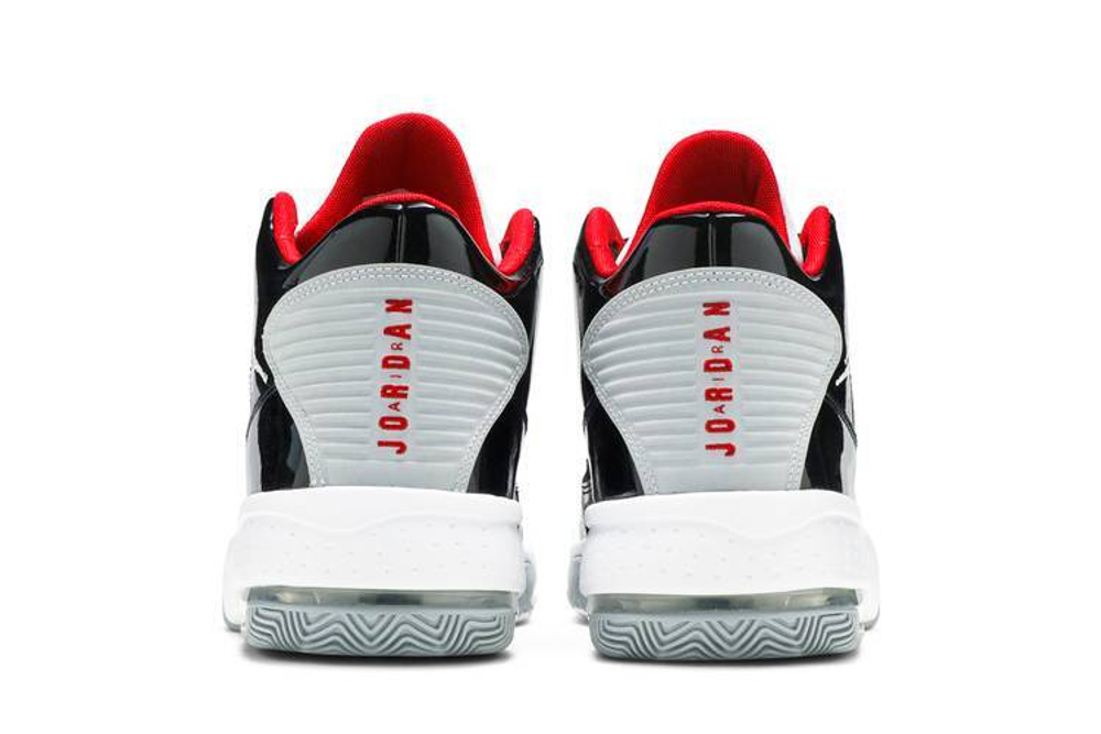 Кроссовки Jordan Max Aura 2