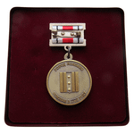 Пластиковый футляр 80x80x22 мм под значок.