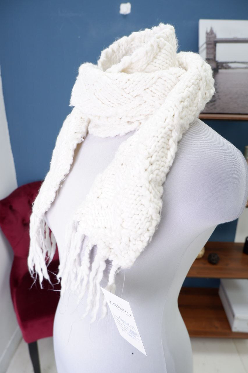 Шарф светлый вязаный