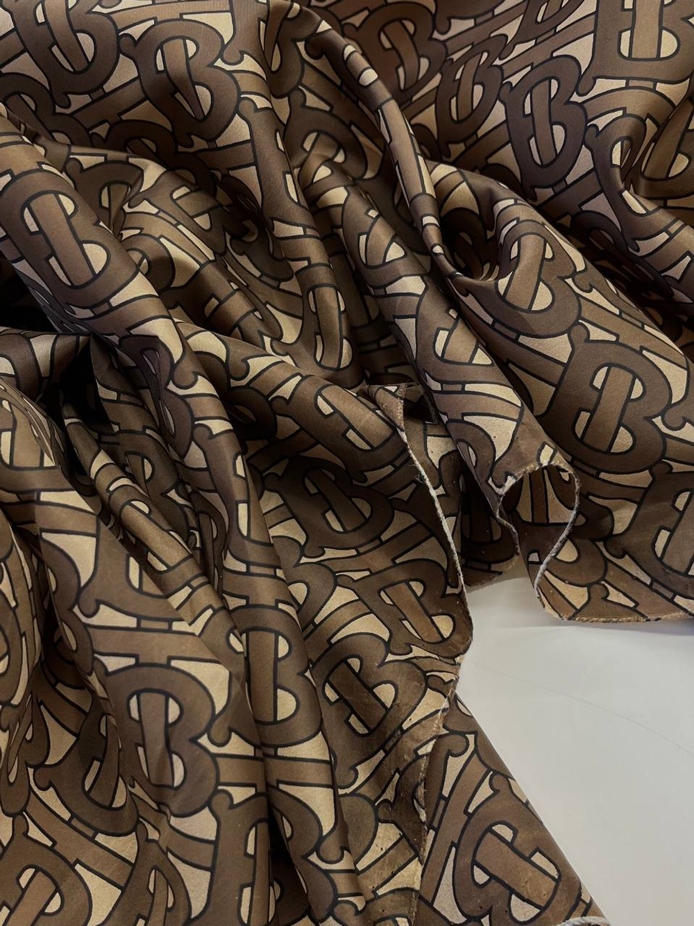 Курточно-плащевая ткань п/э Burberry коричневая с лого