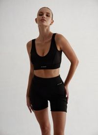 Спортивные шорты FLEX LINE