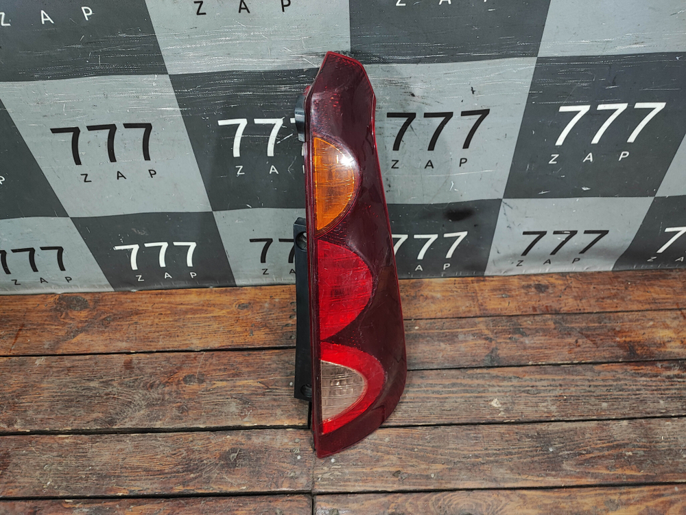 Фонарь задний правый Nissan Note 1 (E11) 05-13 Б/У Оригинал 265509U000