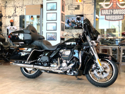 Ultra Limited, Harley-Davidson (FLHTK), 2021 vivid black