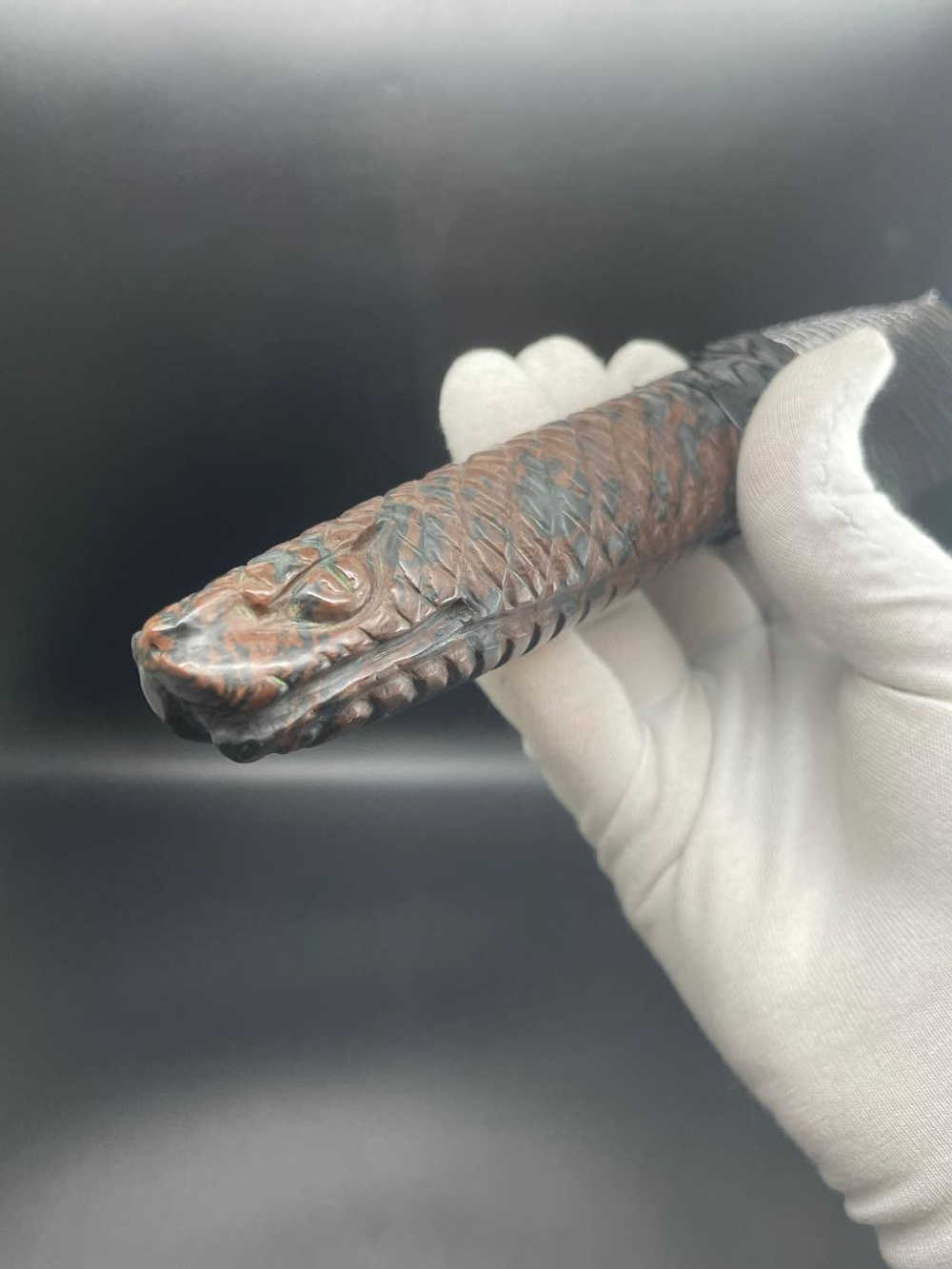 Обсидиановый клинок с рукоятью из обсидиана коллекционный с гравировкой змеи 25 см