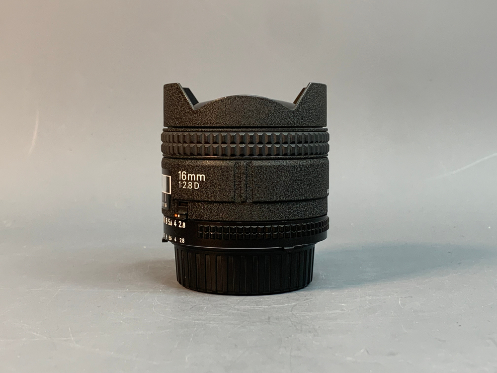 Nikon 16mm f/2.8D AF Fisheye-Nikkor