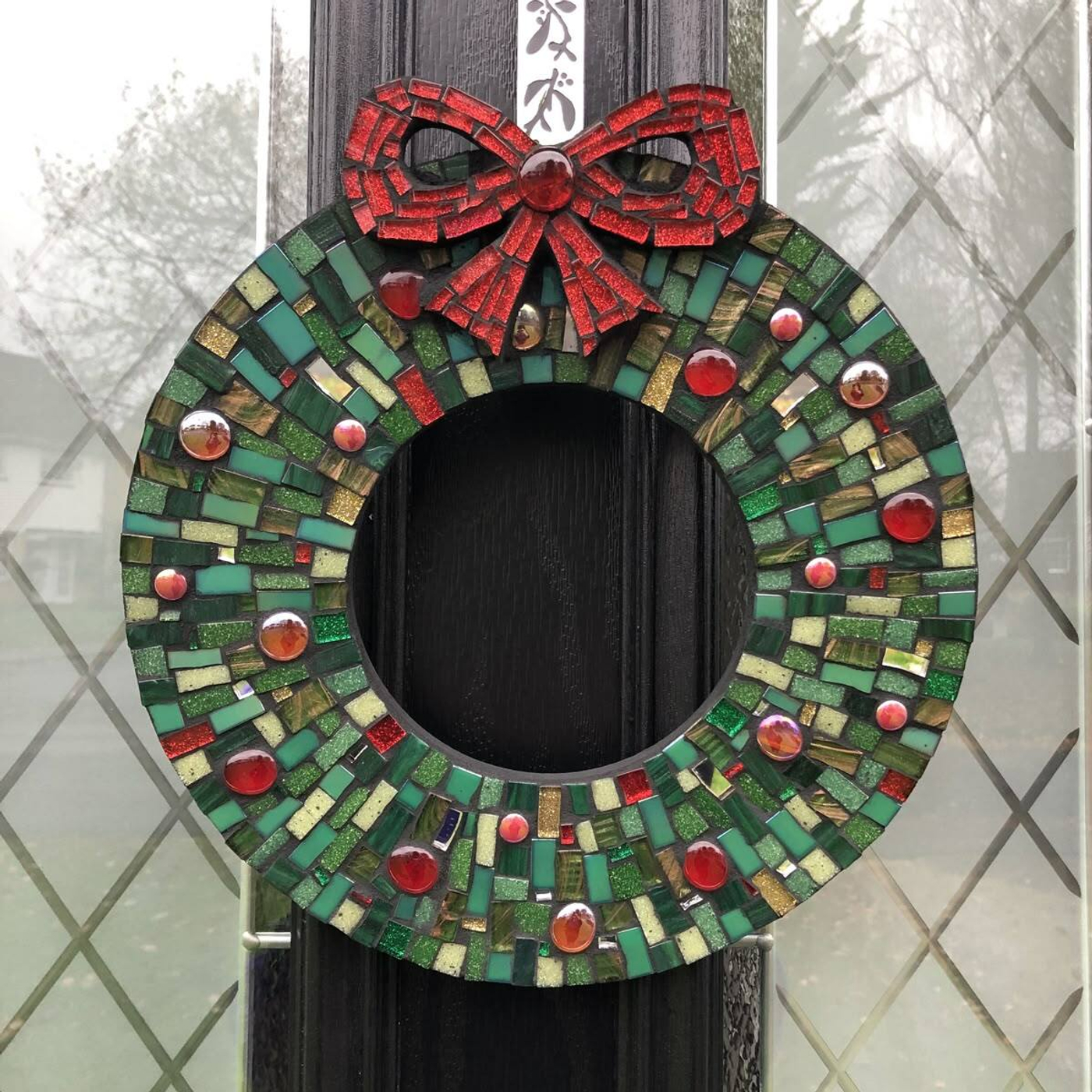 Декорирование интерьера мозаикой к зимним праздникам