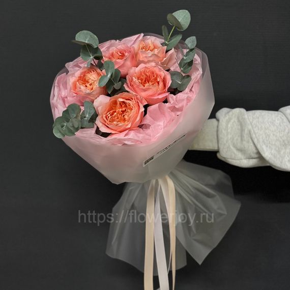 Букет из пионовидных роз