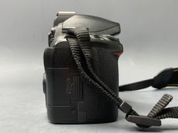 Nikon D3000 Kit 18-55mm