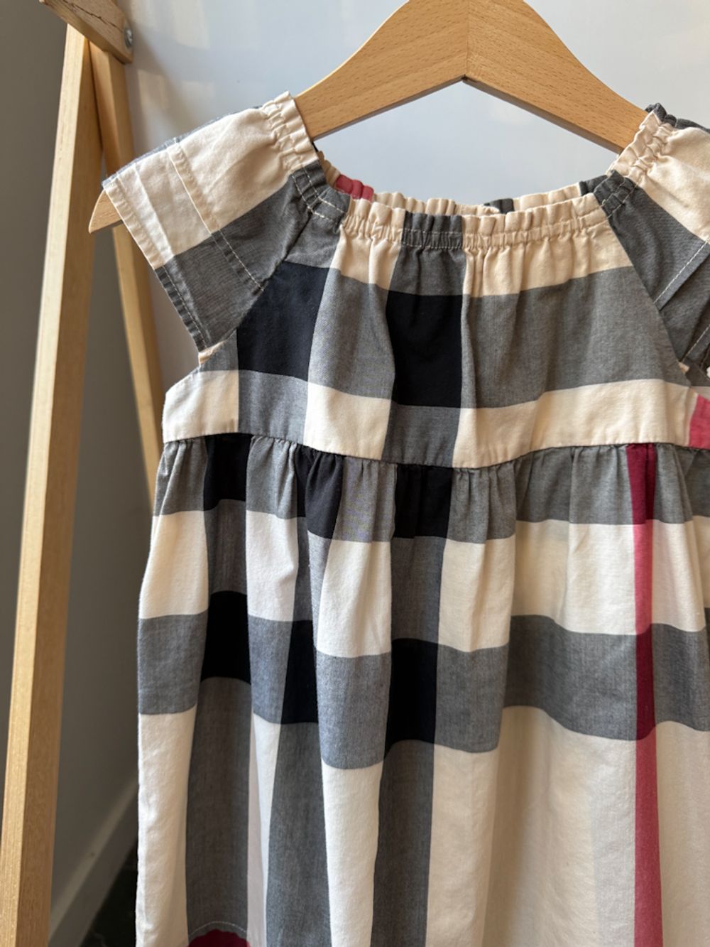 Платье Burberry, 92