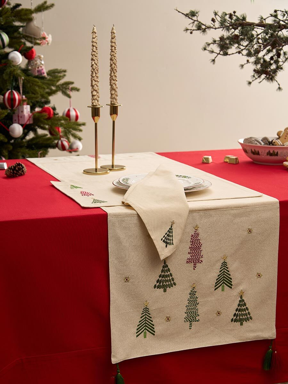 Салфетка под приборы frozen pines из коллекции new year essential, 33х48 см