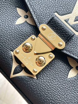 Louis Vuitton Pochette Metis East West