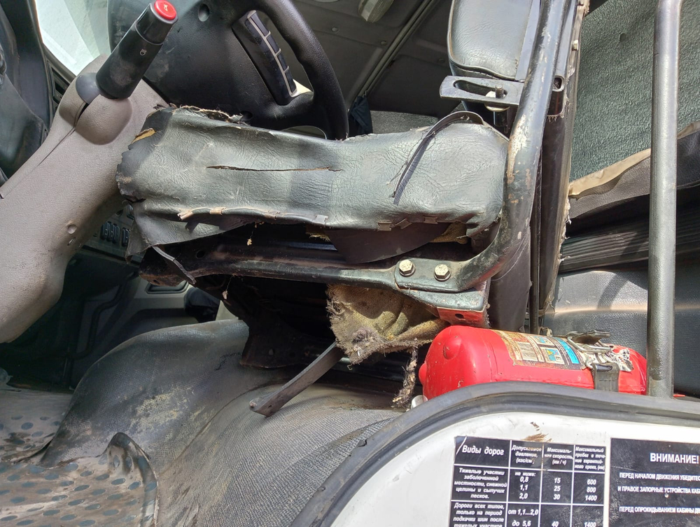 КамАЗ 53504 6x6 Седельный тягач 53504-50 (Дизельный, 11,8 л, 300 л.с., МТ)
