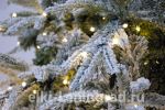 Заснеженная ель с гирляндой «Форесто» теплый свет (Литая+пвх) 210 см / 2,1 м