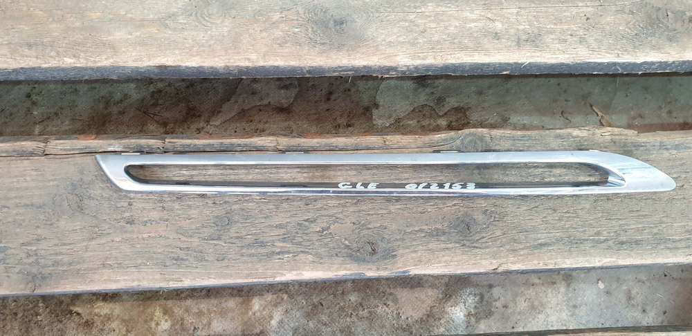 Молдинг решетки правый Mercedes GLE (C292) 15-19 Б/У Оригинал A2928880285