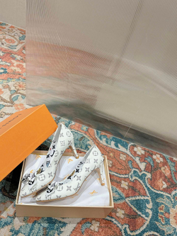 Louis Vuitton Pump (4 colors)
