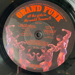 Винтажная виниловая пластинка LP Grand Funk All The Girls In The World Beware (USA 1974)