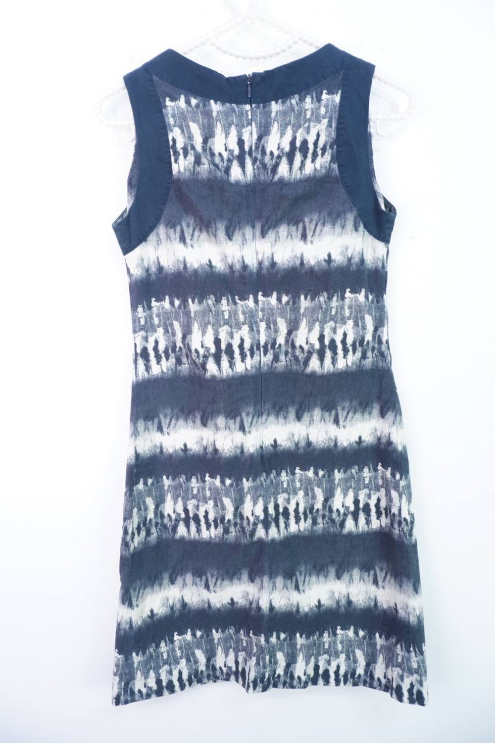 Платье Vassa&Co прямого кроя, визуально на 40 размер