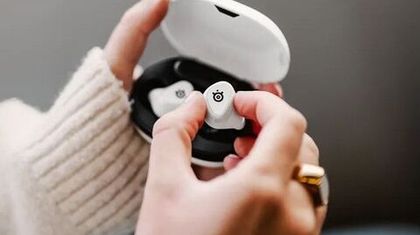 SteelSeries представила беспроводные геймерские наушники Arctis GameBuds
