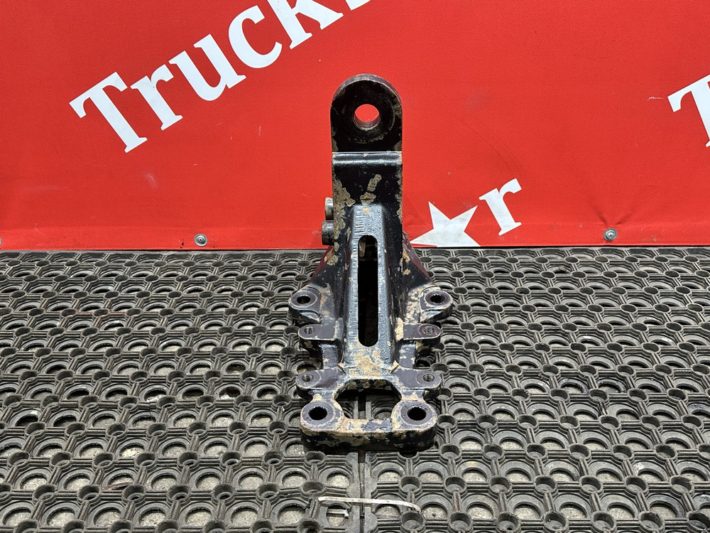 Кронштейн задней подвески кабины правый 2023г.