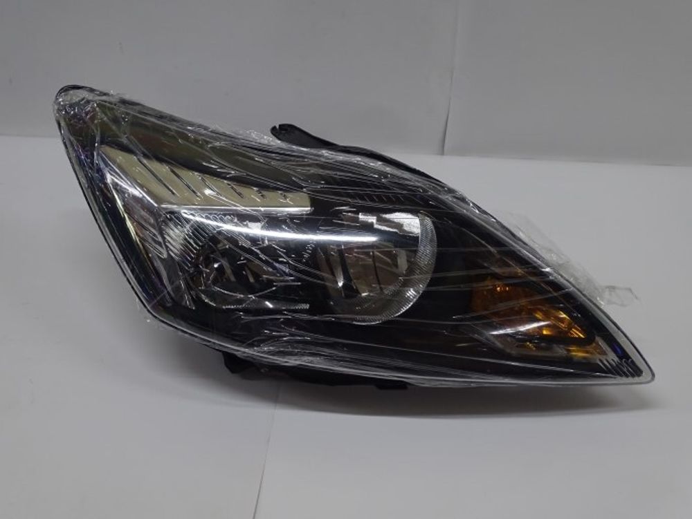 Фара Ford Focus II прав. с 2008 г. /под корр./ черная (COMPONENT)