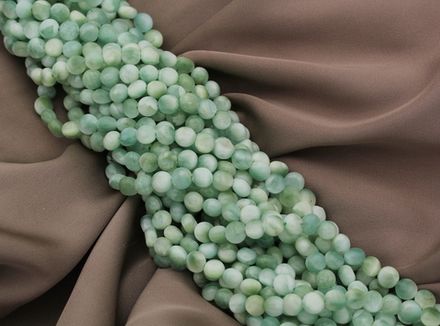 Нить бусин из ангелита (гладкие), 6-6,5мм