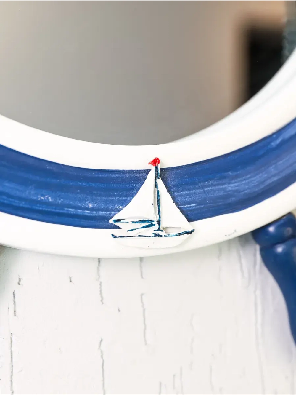 Зеркало настенное 62 см