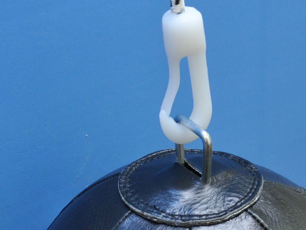 Груша пневматическая HARDTOUCH материал: кожа, крепление на растяжке