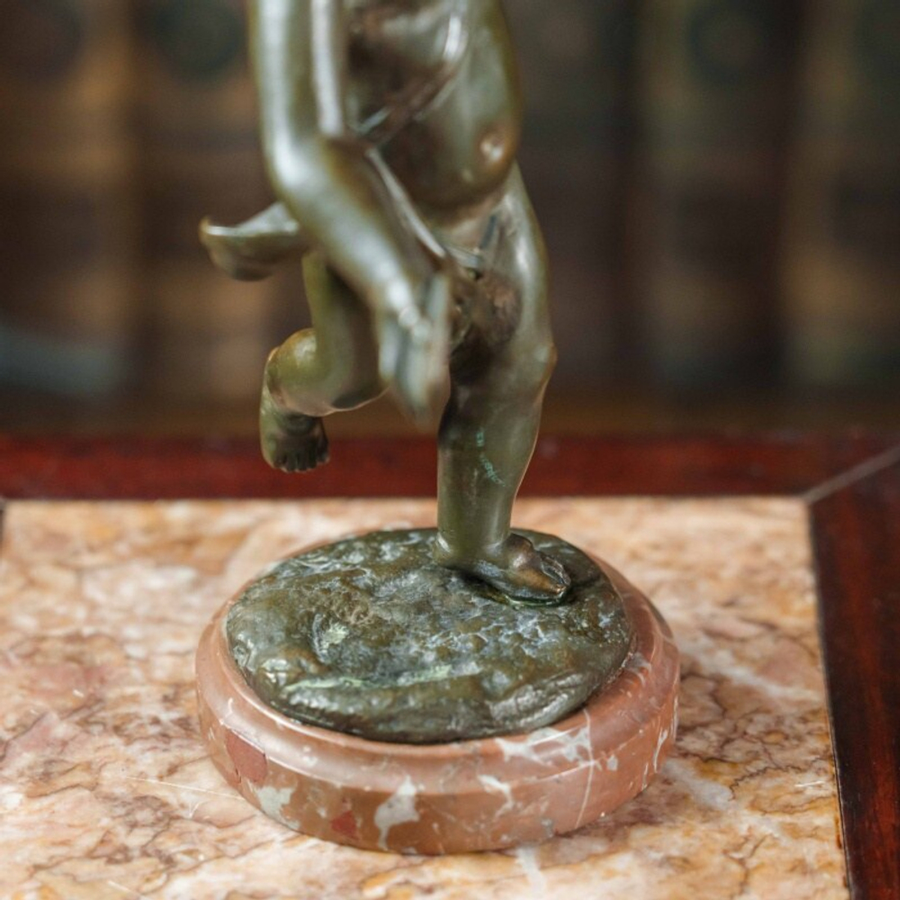 Бронзовая скульптура «Амур, играющий на цимбалах»