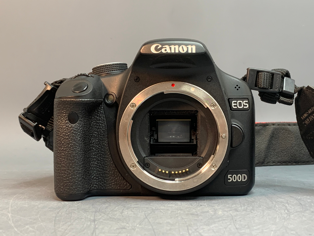 Canon 500D Kit 18-55mm 3.5-5.6 ll 13.272 Кадров