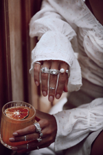 Кольцо «Мозаик» с овальным белым топазом и сердечком белый циркон