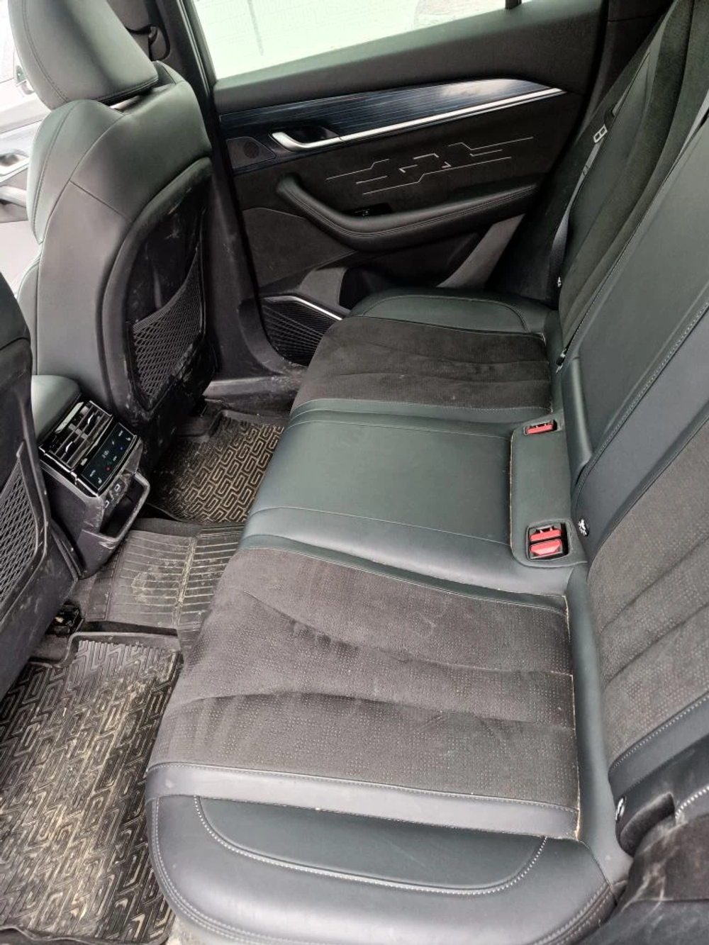 Geely Monjaro Exclusive 2.0T (238 hp) 8AT 4WD