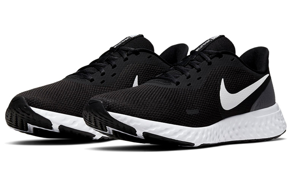 Кроссовки Nike Revolution 5