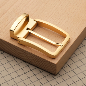 Ременная пряжка 39 мм из нержавеющей стали, цвет золото // BTCG39